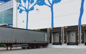 Portoni sezionali per chiusure industriali