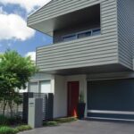 Portoni sezionali da garage stile moderno