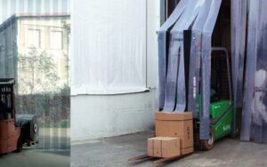 Porte a strisce in PVC