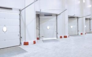 Portoni sezionali per baie di carico